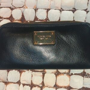 Michael Kors Black leather wallet